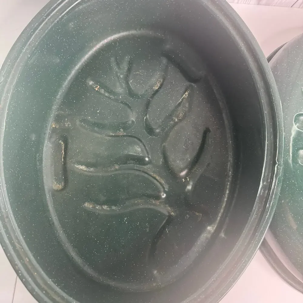 Vintage Enameled Dutch Oven/Roaster with Lid Speckled Green 16x13x9